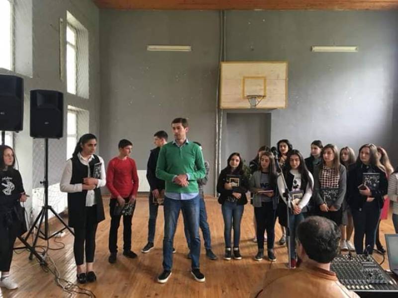 ხოჯორნელი მოსწავლეები ცაგერის საჯარო სკოლას ესტუმრნენ